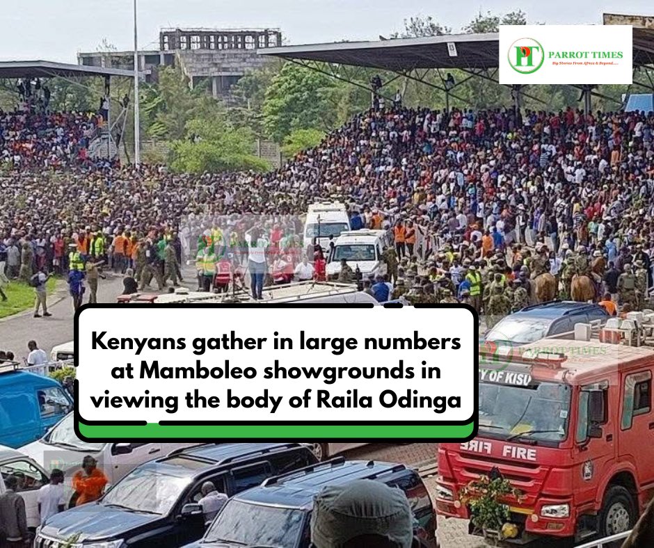 ParrotTimes's tweet image. Kenyans gather in large numbers at Mamboleo showgrounds in viewing the body of Raila Odinga #Raila #winnieodinga #RuthOdinga #MulembeMournsRao