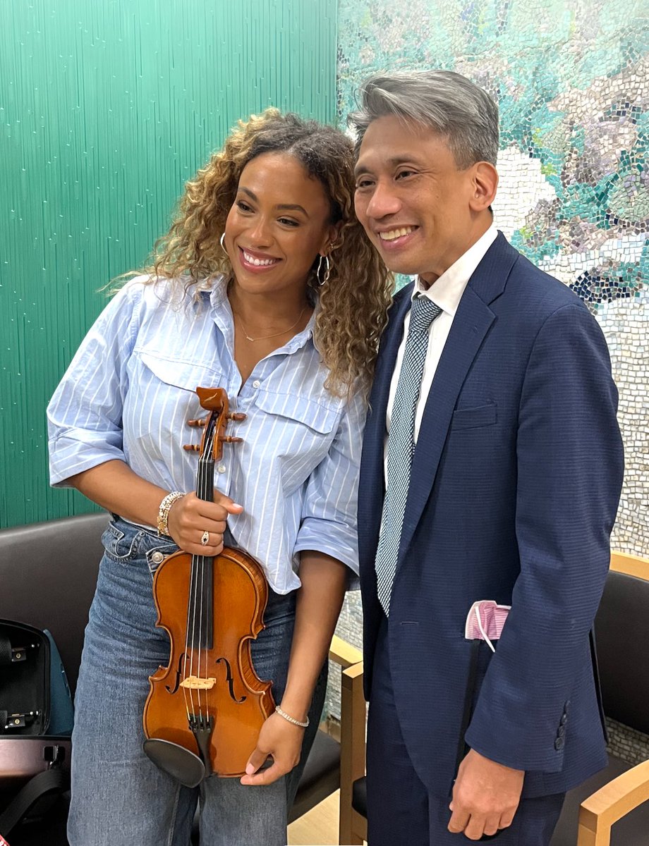 cabanam's tweet image. Thank you to #Ezinma (Meredith Ezinma Ramsay) for visiting our patients at #CHAM!  We were inpired by  a world-class #violinist, model, educator &amp;amp; film #composer. Ezinma collaborated with/ #Beyoncé on her 2018 #Coachella performance. @DrFerdowsi @SuzettePediMD @i_jsmiles #CHAMily