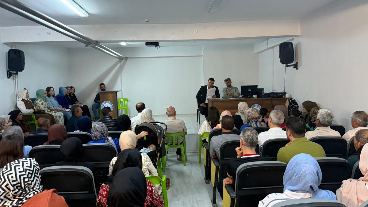 2025-2026 Eğitim-öğretim yılı Veliler Toplantisi velilerin yoğun katılımla gerçekleştirildi. Toplantıya katılan tüm velilerimize ve öğretmenlerimize tesekkur ediyoruz.
Konferans Salonuna sığmayacak kadar geniş bir aileyiz#seal#ailesi#