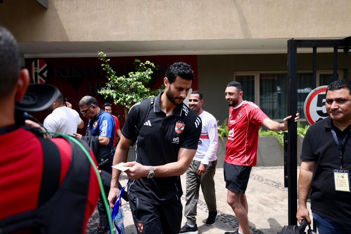 AlAhly's tweet photo. تحرك فريقنا إلى ملعب اللقاء 🦅 https://t.co/NvWGSjQ6tk