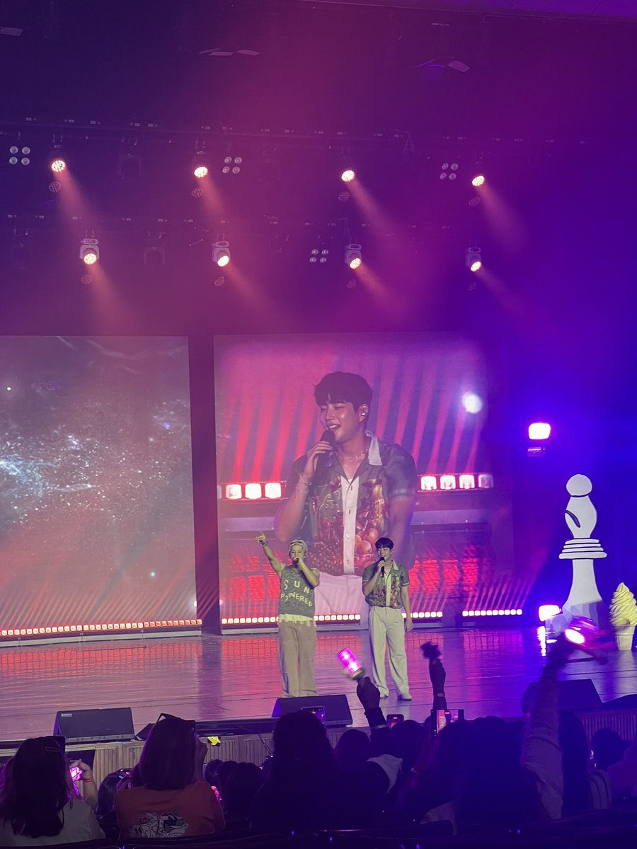 _rubinnie's tweet photo. A week ago today.🧡💚
Thank you MJ &amp; Jinjin for the fun-filled and kilig overload fan party! This precious moment is definitely one of our favorite memories.🫶

We are proud of you and yes, our love for you will never change.💜

#RollTheDiceinManila #ZOONIZINI #MJ #JINJIN #ASTRO https://t.co/OOln1ptVqw