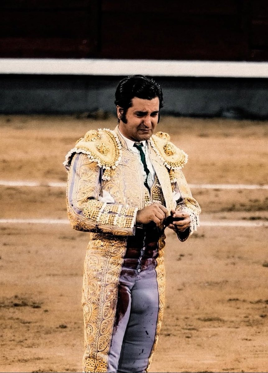 "La suerte y la inteligencia se pelearon un día, y la suerte le decía te voy a tratar sin conciencia, ya te acordarás algún día."

📷 ale.foto