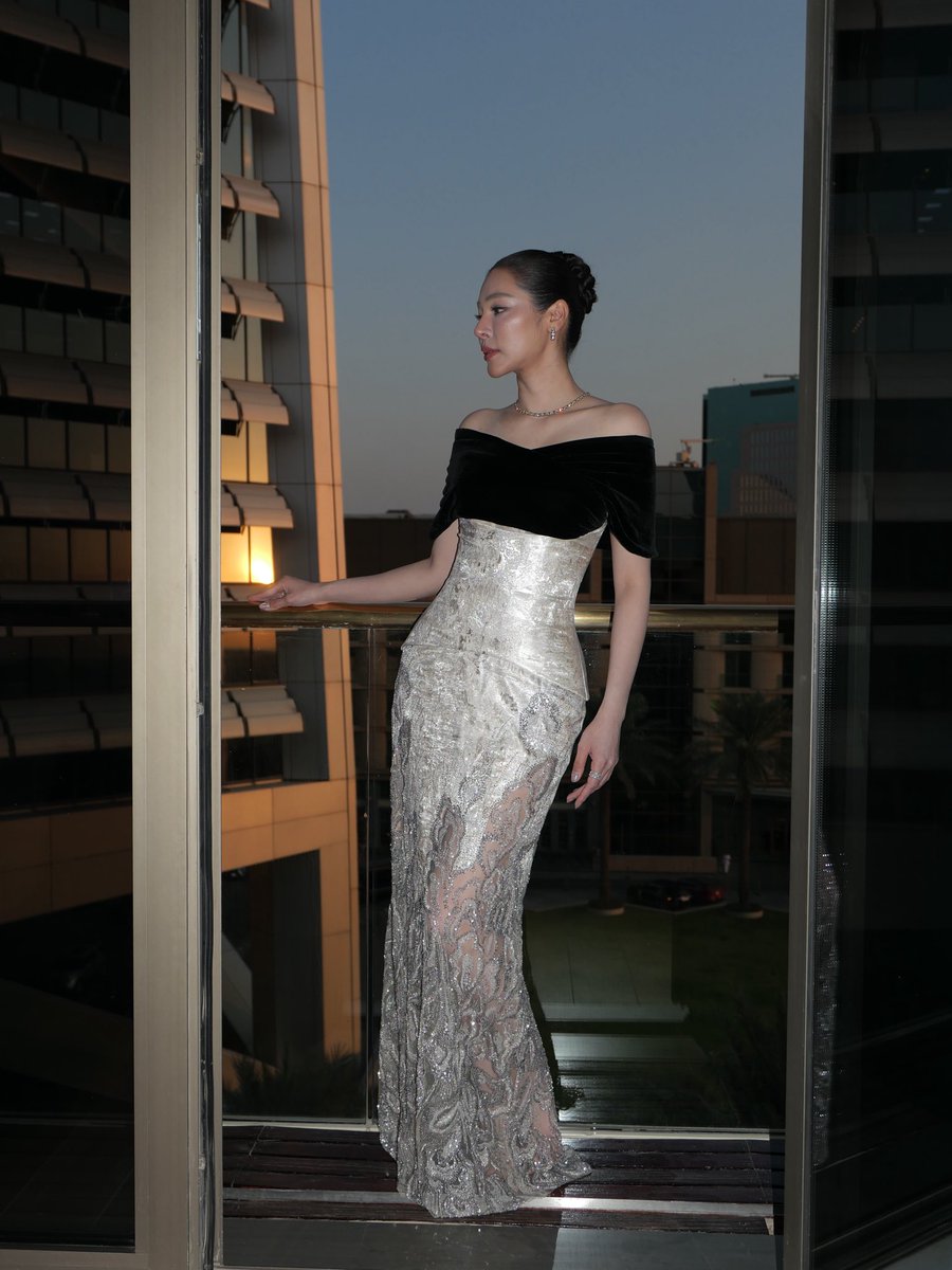jeanjalgo's tweet image. still stunning on the second day 🥰
#FayeXRFW2025
#RFW2025
#RiyadhFashionWeek
#FayePeraya
#faye
#ฝ้ายพีรญา