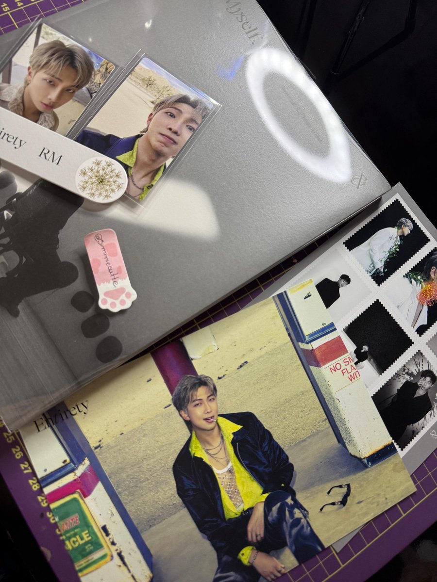 jiminiecutte's tweet image. ✨️ VENDO / VENDA - Photofolios BTS - Namjoon e Hoseok ✨️
 - R$300,00 + frete (cada)
 - completos e sem avarias
 - envio fotos e vídeos pela dm
 - feedbacks no fixado
 - posso reservar