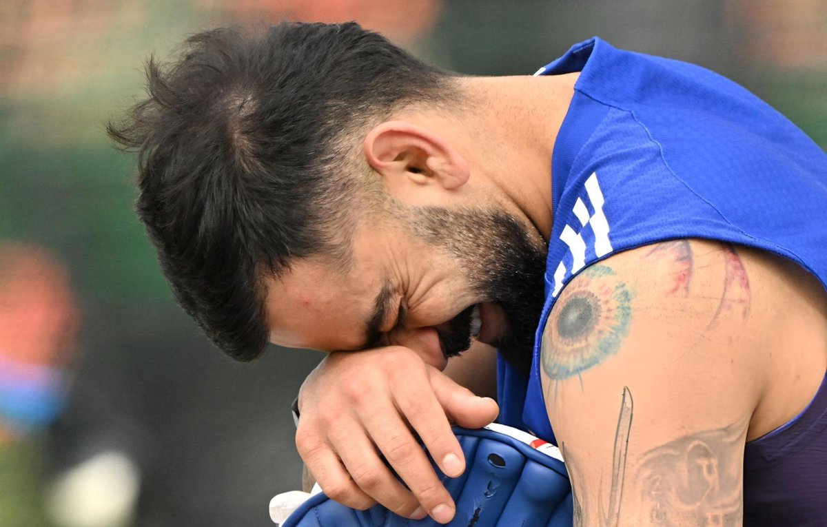 RahulYadav61762's tweet image. 🚨 VIRAT KOHLI IN A HAPPY MOOD DURING TODAY&apos;S PRACTICE AT PERTH. ♥️

#KingKohli #INDvsAUS #PracticeSession #ViratKohli𓃵