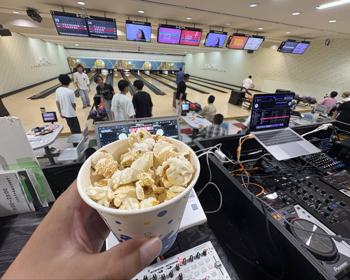 djzasyoku's tweet photo. 本日も満員御礼
あっ、キャンペーンらしくポップコーン貰いましたわ。
#パクレDJ https://t.co/kcQq903Ovz