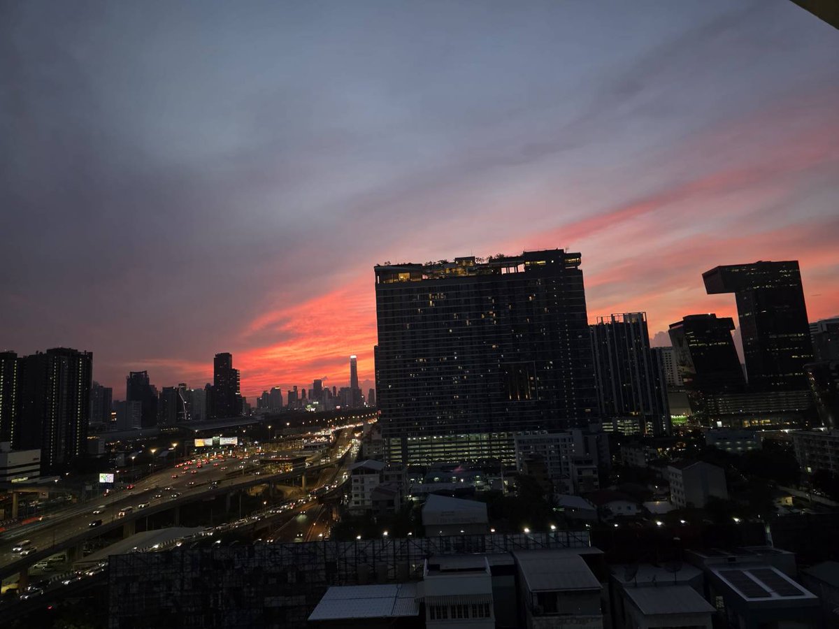 🌆...