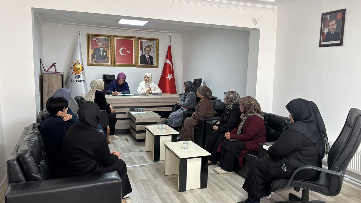 akgul_aysel's tweet photo. 📍 Evren

Genel Merkez MKYK Üyemiz ve Ankara Koordinatörümüz Gülsüm Sezer Karataş ile birlikte Evren İlçe Kadın Kolları Yönetim Kurulu toplantısına katıldık.

Teşkilatımızın faaliyetlerini ele alarak istişarelerde bulunduk. https://t.co/GZGVDjPNMC