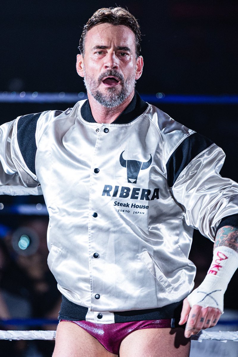 Punk wrote on his tape Duke Roufus name after his passing 🥺❤️