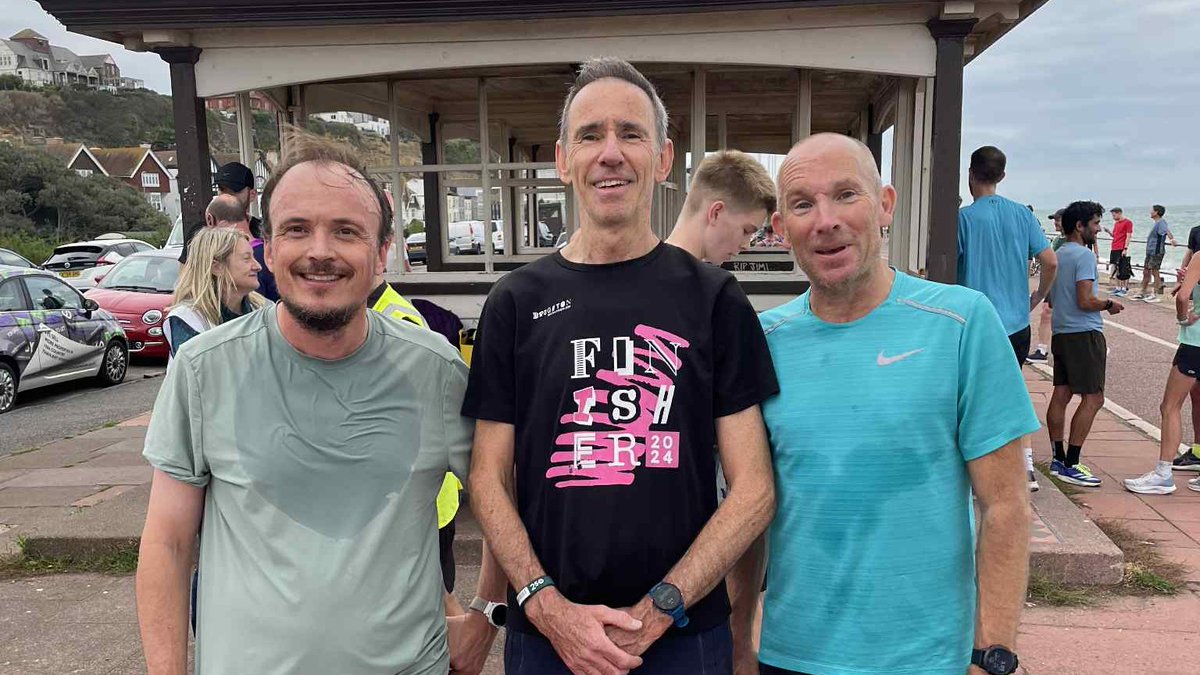 PB Alerts 🍊👊

Hastings parkrun

Conal 19:09 (pictured: centre) - 85% Age Grade
Matt B 20:08 (pictured: left)

Let's go Team!!!