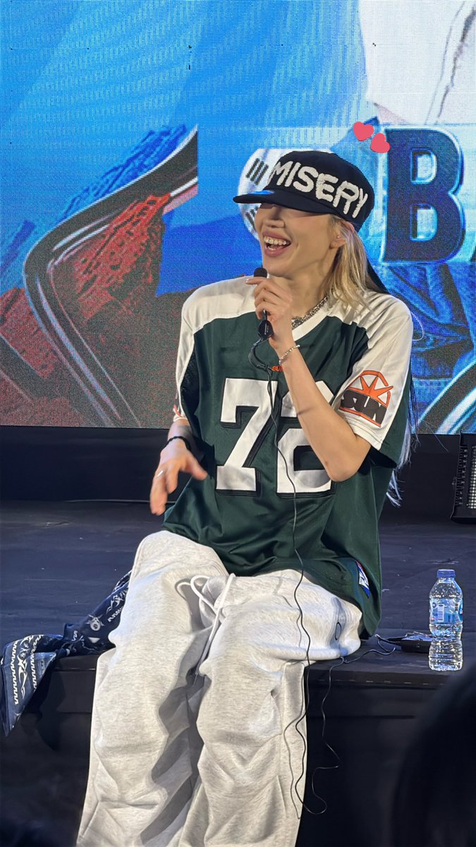 JAM_309's tweet photo. I love your smile #BADALEE #바다리 https://t.co/dh8t3vFfV4