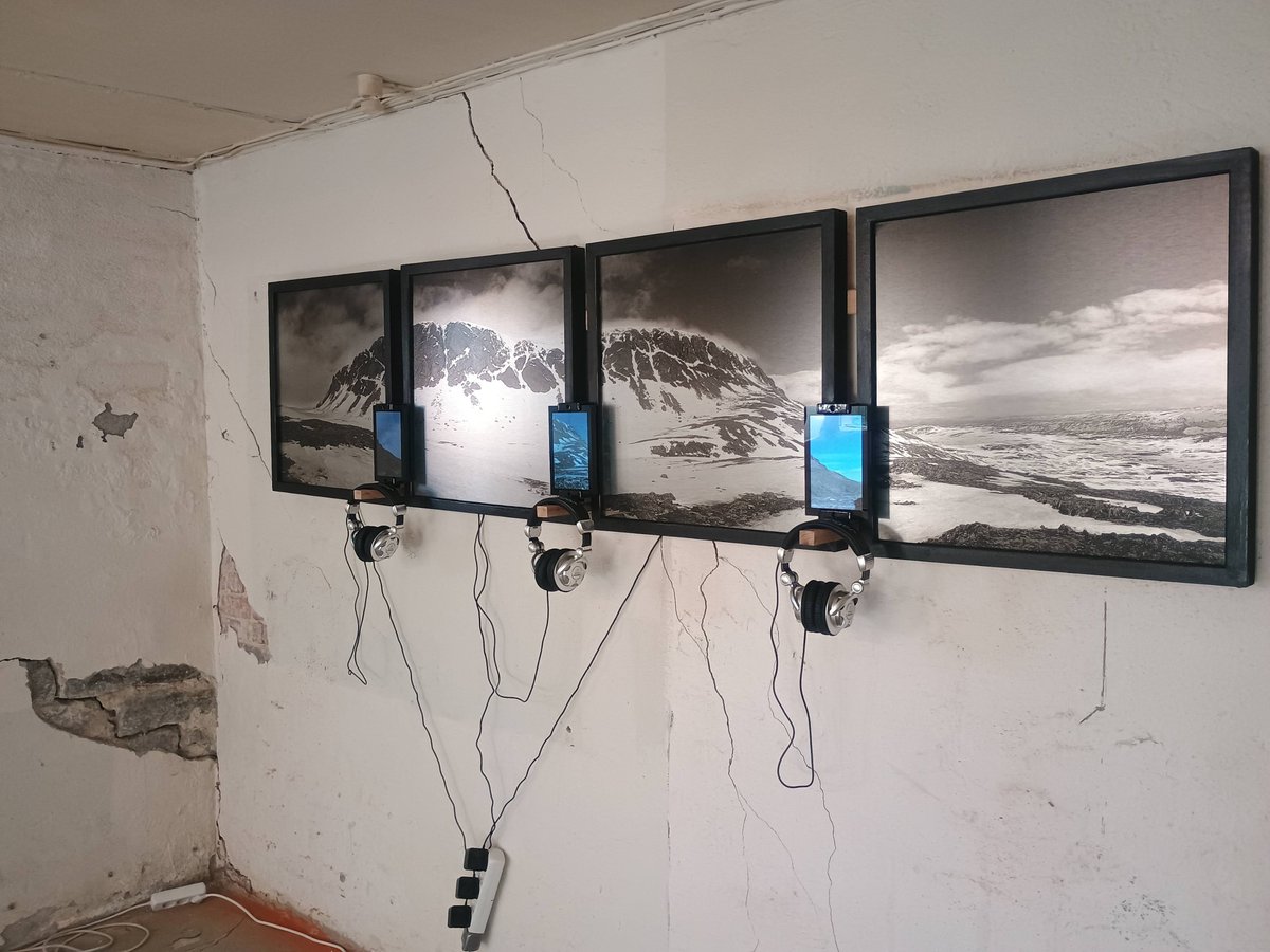 jonhoem's tweet photo. Utstillingsåpning H2O
Under symposiet tilHUG vises to utstillinger. Jeg deltar med verket jeg har kalt Periferiens kraft.
https://t.co/MA0A0n1FPv https://t.co/PS9AukGwr3