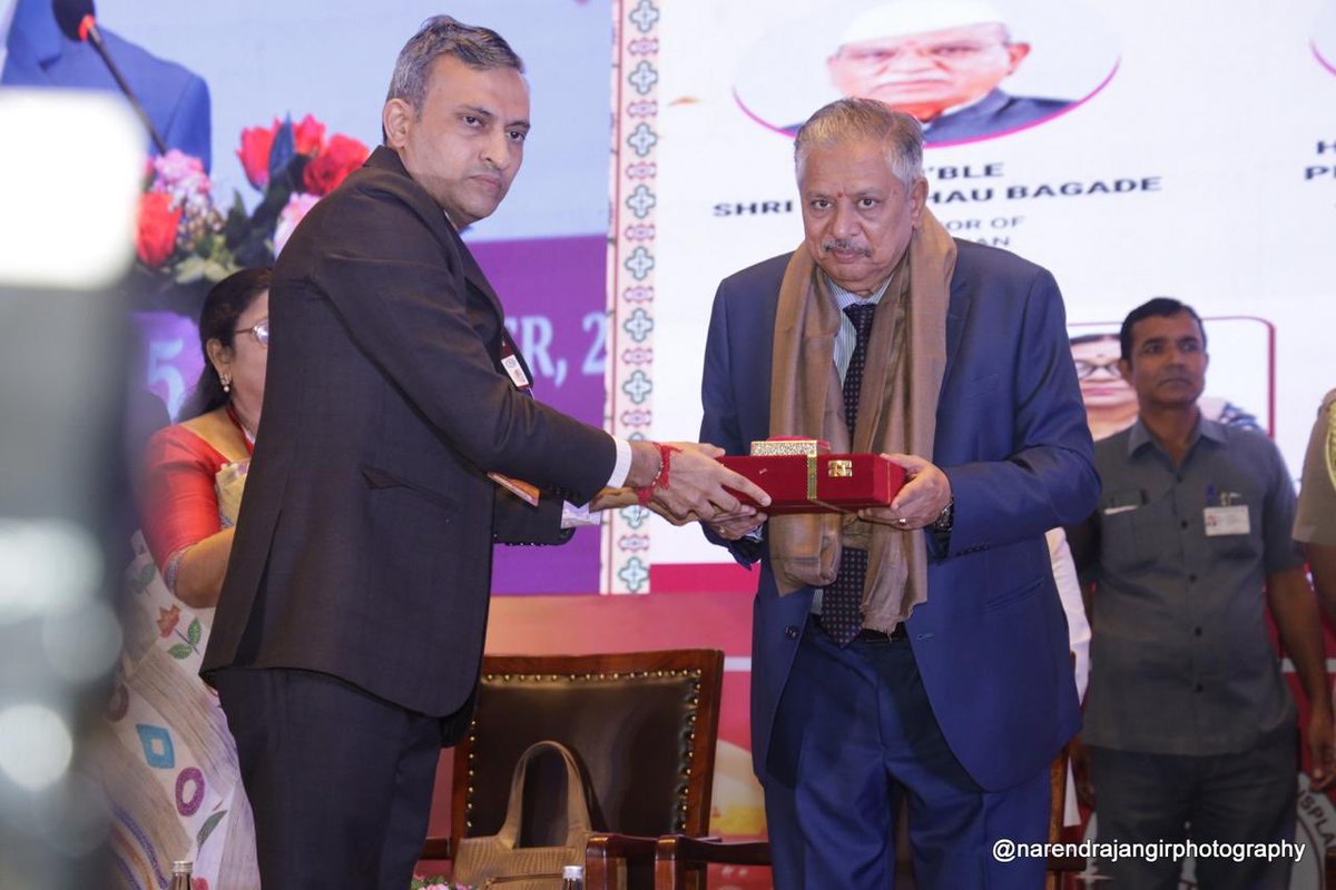 Indian society Organ Transplantation (@indiasotx) on Twitter photo 🌸 Dr. Vivek Kute , Treasurer , ISOT, welcomed💐Hon’ble Mr Justice Sanjeev Sharma, Chief Justice Rajasthan Guest of Honour at #ISOT2025 Jaipur, with a floral bouquet and memento.
A warm beginning to a remarkable inaugural ceremony! 🙏✨ <a href="/balwani__manish/">Manish Balwani</a> 🌸 Dr. Vivek Kute , Treasurer , ISOT, welcomed💐Hon’ble Mr Justice Sanjeev Sharma, Chief Justice Rajasthan Guest of Honour at #ISOT2025 Jaipur, with a floral bouquet and memento.
A warm beginning to a remarkable inaugural ceremony! 🙏✨ <a href="/balwani__manish/">Manish Balwani</a>