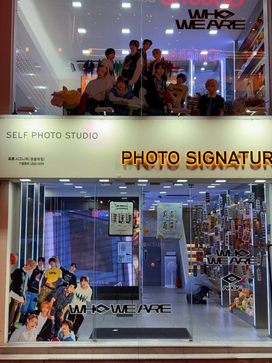Can’t believe AHOF ’s in Myeongdong! 
So happy to see it!! 🤩🩵