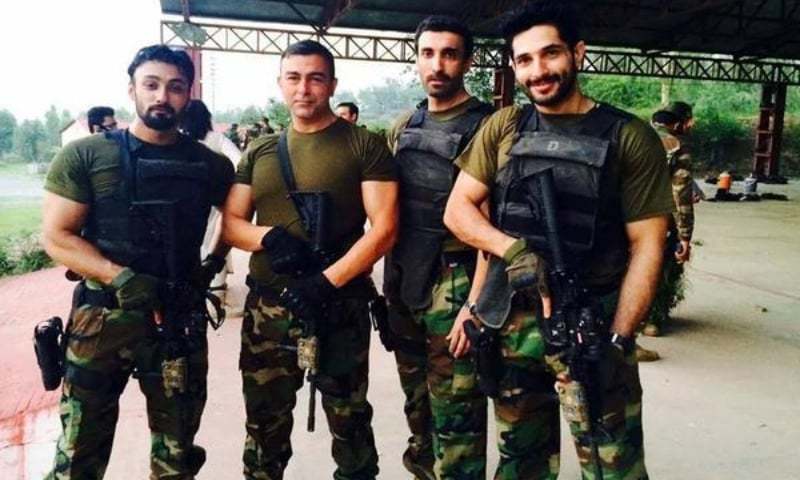 UPDATE: Operation completed by Major Humayun from Pakistan Army. Assisted by SSG officers Capt Umair Jaswal, Col Shaan Shahid, Col Aamir Qureshi, and Capt Bilal Ashraf.

All terrorists captured and their commander BIGSHIT SINGH shot dead. Condolences to his son <a href="/IndianSinghh/">Akshit Singh 🇮🇳</a>