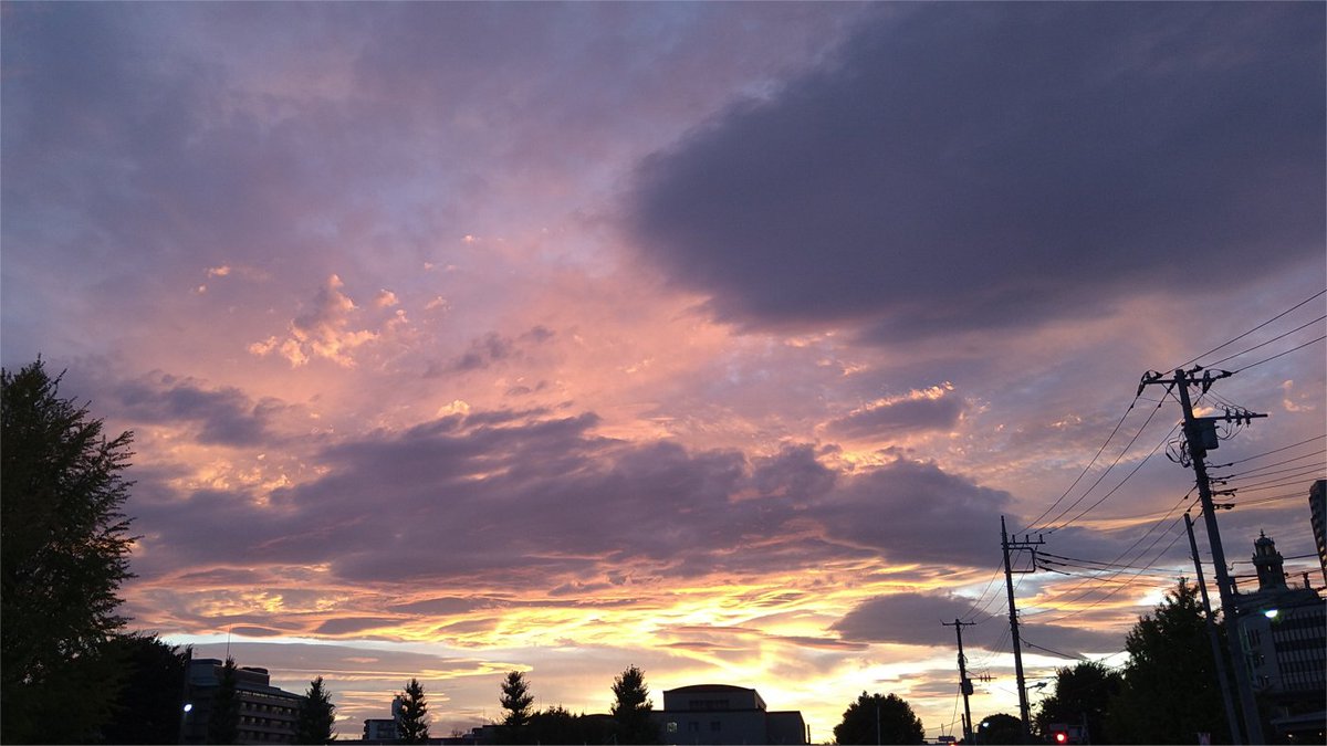 tansiolemon's tweet image. 今日の夕暮れ