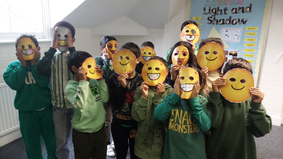 Oak_Tree_School's tweet photo. Happy World Smile Day from all of us at Oak Tree Primary School! 😄💛

The Prophet Muhammad ﷺ said: “Smiling in the face of your brother is charity.” (Tirmidhi) 🌸✨

Let’s celebrate the power of a simple smile to make the world a brighter place! 🌍

#WorldSmileDay https://t.co/gnoIjUPJZO