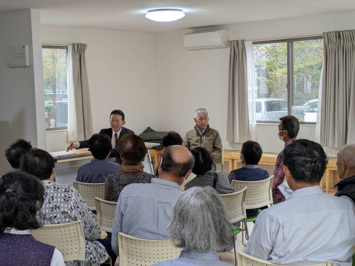 輪島市三井の仮設住宅で座談会。

チラシ告知のみだったのですが多くの方に参加いただきました。
それだけ皆様が言いたいことがあるということであり、実際私も初めて聞く事例もいくつかありました。

今日は門前とおる市議が同席。
