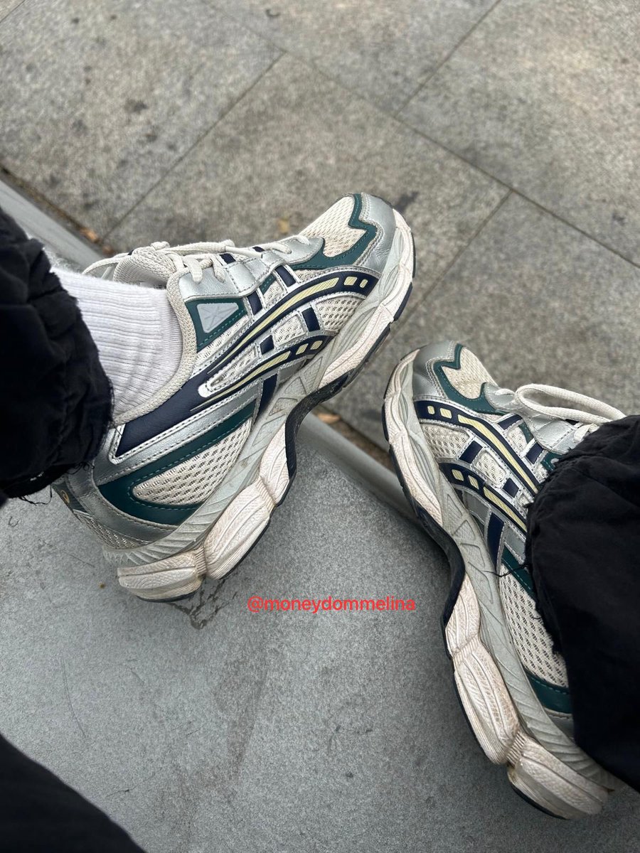 Gleich treffe ich mich mit einer Freundin in der Stadt und wir wollen shoppen gehen. 💍👠 

Zeit für dich nützlich zu werden und mir was zukommen zu lassen. 💸💸
Du weißt was du zutun hast! 🤭

Findom Femdom