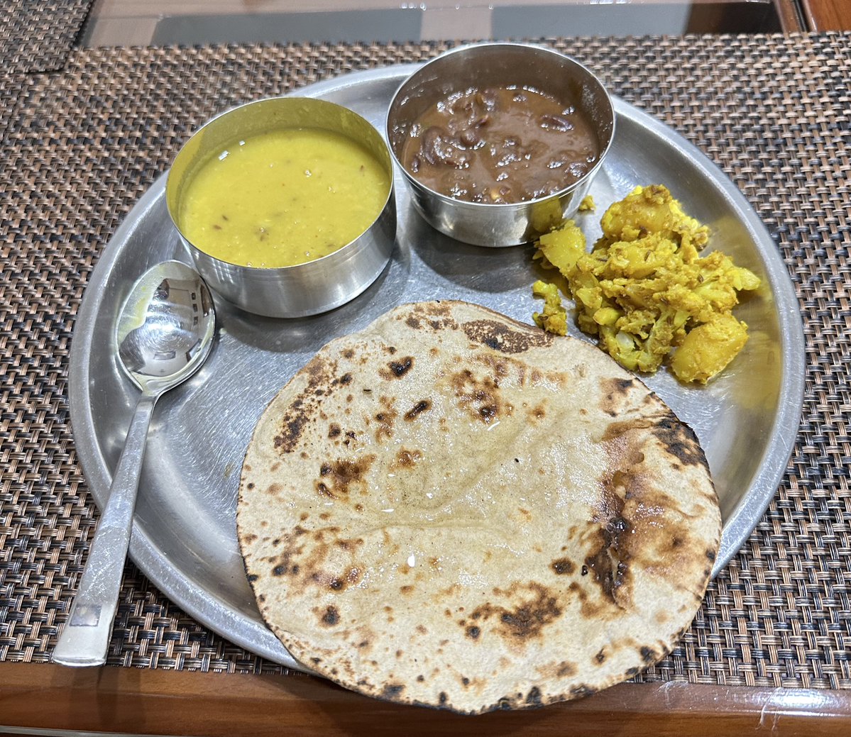 Priyansh_31Dec's tweet image. Lunch of a Junior SWE who writes Python 🙂