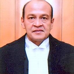 legalworld0's tweet photo. @TimesAlgebraIND While contempt action moves fast against an angry lawyer, the Justice Verma money-at-quarters case still gathers dust. 

DOUBLE STANDARDS 🔥 https://t.co/9iz2xwKv3C