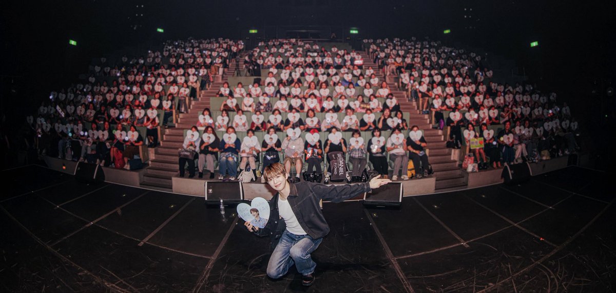 kd_officialx_jp's tweet image. 【📸】

𝐊𝐀𝐍𝐆𝐃𝐀𝐍𝐈𝐄𝐋 𝐅𝐀𝐍𝐌𝐄𝐄𝐓𝐈𝐍𝐆 𝐢𝐧 𝐉𝐀𝐏𝐀𝐍
~𝐀𝐥𝐰𝐚𝐲𝐬 𝐰𝐢𝐭𝐡 𝐅𝐋𝐎𝐖𝐃~

大阪公演にお越しくださった #FLOWD の皆さま、最高の時間をありがとうございました😊🩵

#カンダニエル #강다니엘 #KANGDANIEL