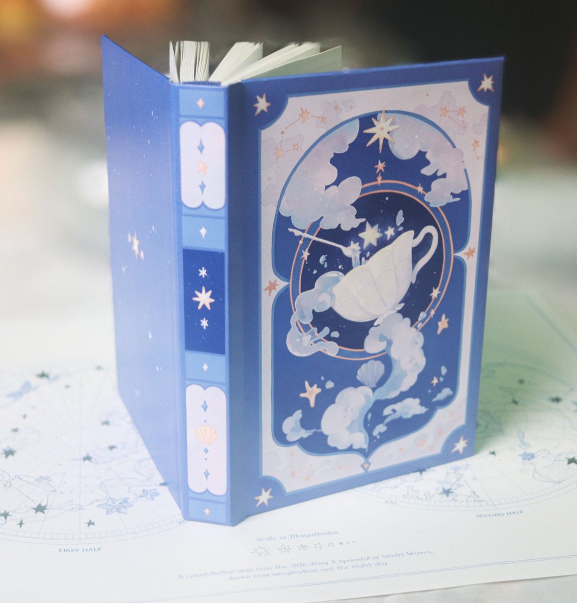 medium_barnacle's tweet image. 2026 다이어리 ✶별빛 파도 한 스푼✶🌊
책등과 투명 홀로그램박🫧

어둠 속에서도 별빛처럼 반짝여요✨