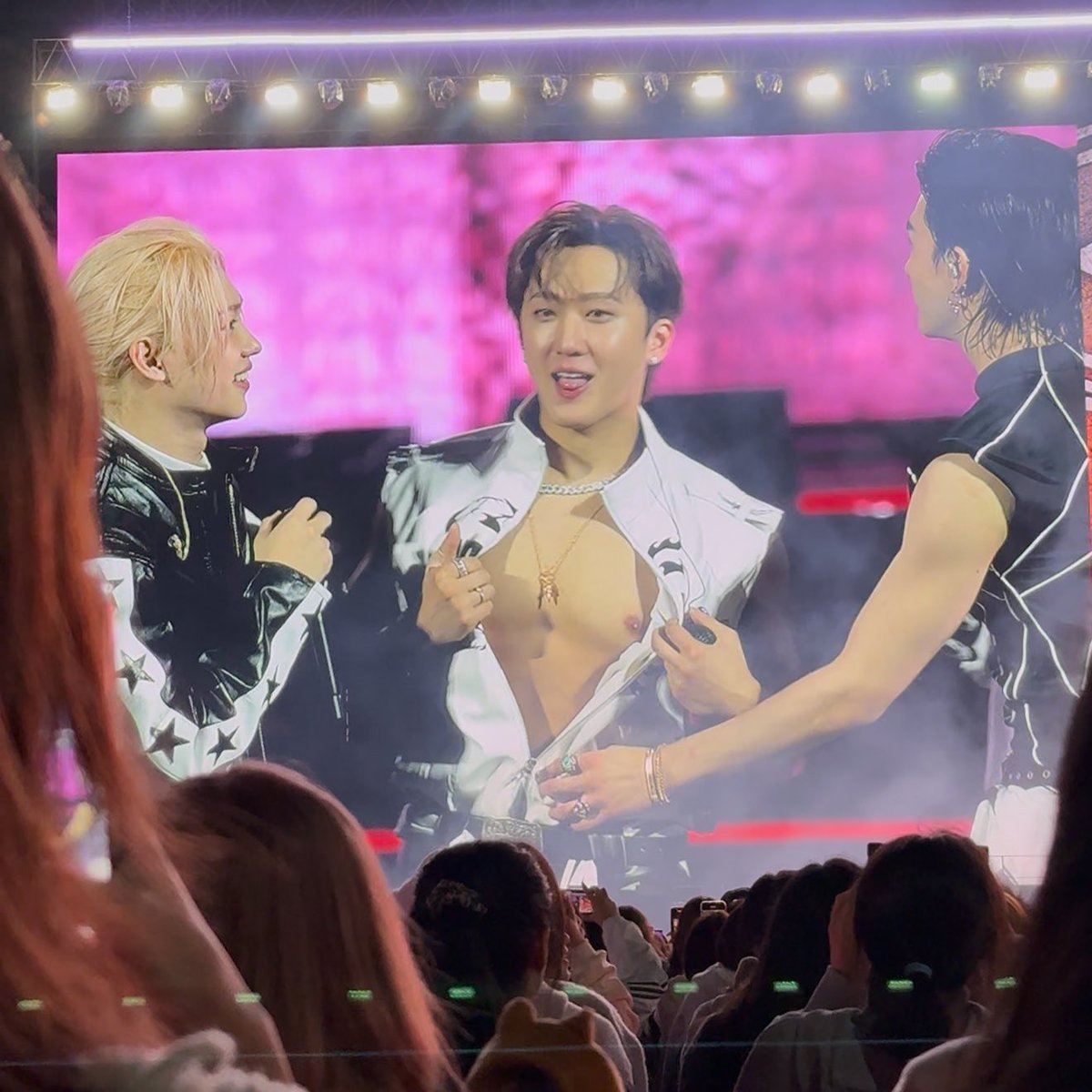 X: Valió la pena la espera?

Yo: valió cada maldito segundo 🔥