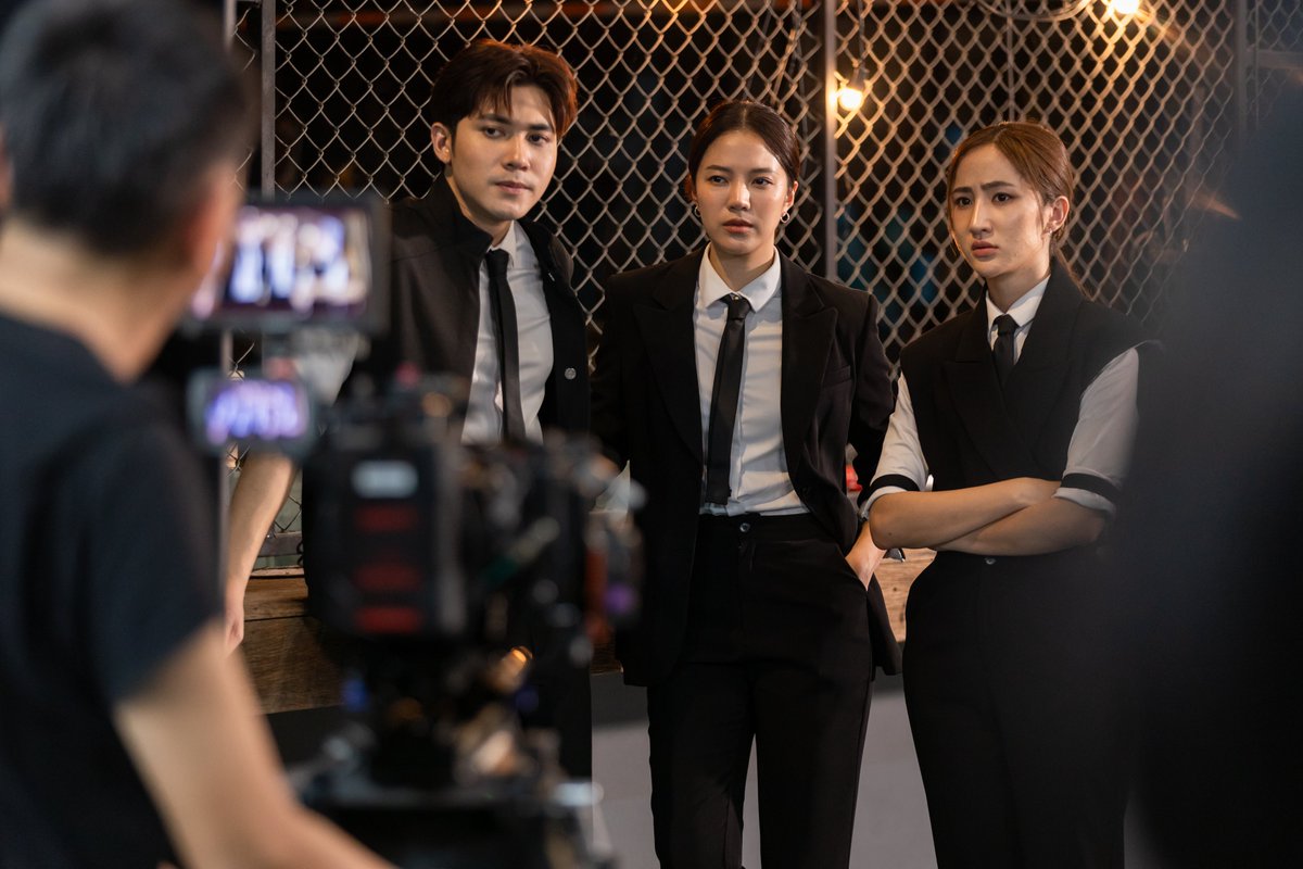 กลุ้ม หลัง 2 ทุ่มกินอะไรกันดีอะ

LINGORM ONLY YOU FINAL EP
#เพียงเธอตอนจบ