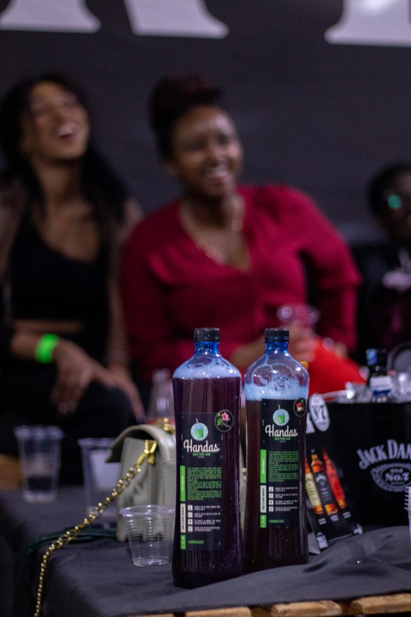IDRISAFRICA1's tweet image. Long weekend? 🍃💚
Stay charged, focused &amp;amp; fresh with Handas Jaba Juice 
⚡ Boost your energy
🥂 Smoothest chaser
😎 No hangovers — just pure weekend vibes!
Try it out this weekend and feel the difference 👊
#HandasJabaJuice #LongWeekendVibes  #StayFresh #BarackObama #Museveni