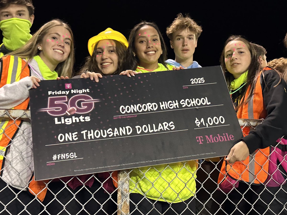 Concord, NH -

A BIG win for the Crimson Tide last night as they rolled over Goffstown!
What a great time, being hosted by a fantastic school leader and AD, Stephen Largy @Tidechs 
Thank you for being a great partner with T-Mobile  #FN5GL