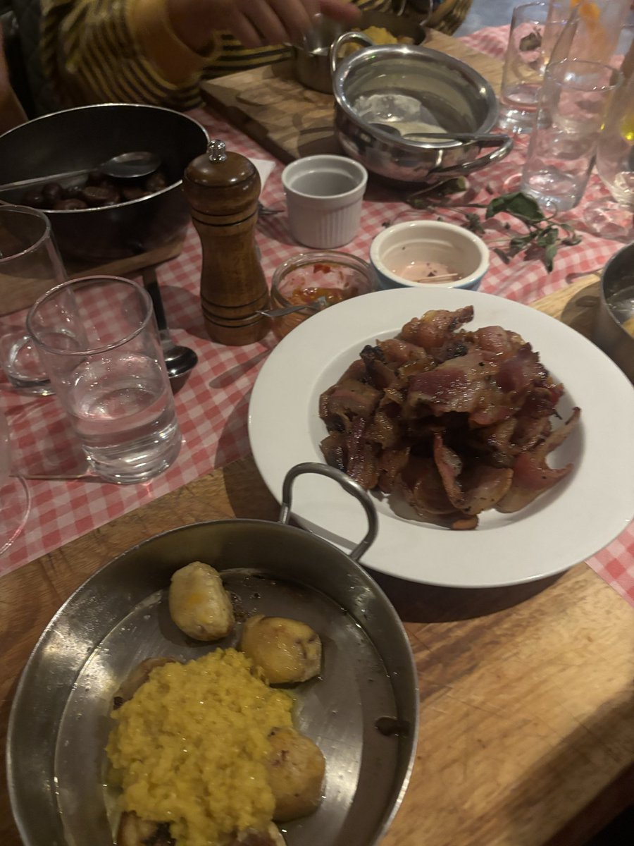 Ciara Moore (@ciarambmoore) on Twitter photo Spoilt rotten last night <a href="/MaurizioDining/">Maurizio Dining</a> a specially prepared gluten free butternut squash gnocchi with chestnuts and Gorgonzola Spoilt rotten last night <a href="/MaurizioDining/">Maurizio Dining</a> a specially prepared gluten free butternut squash gnocchi with chestnuts and Gorgonzola