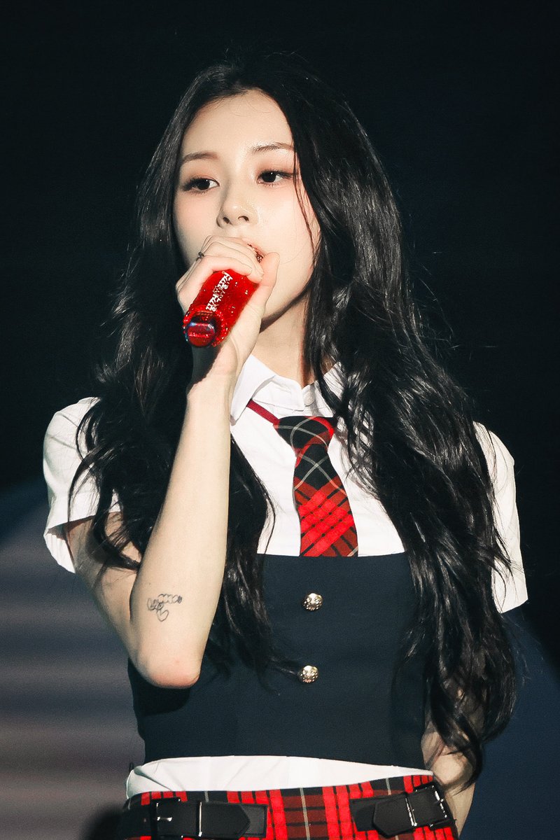 gukalgukal0423's tweet photo. 251018  10주년 팬미 👸🏻🍓

#채영 #CHAEYOUNG #チェヨン
#TWICE #트와이스    
@JYPETWICE https://t.co/qMuBAHAqhI