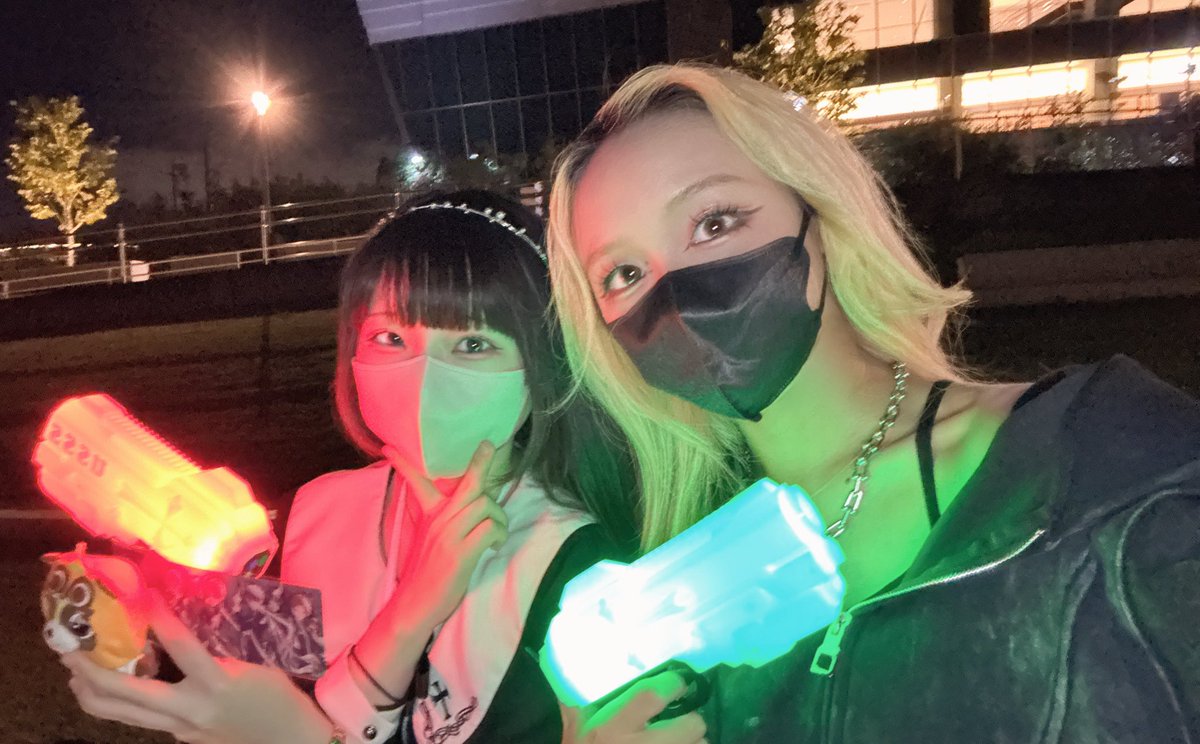 今日はオタク仲間とオタクしてきました。

沢山踊れる曲あって嬉しかった(߹ㅁ߹)
グッズ大量買いでこれから親に怒られに帰ります。