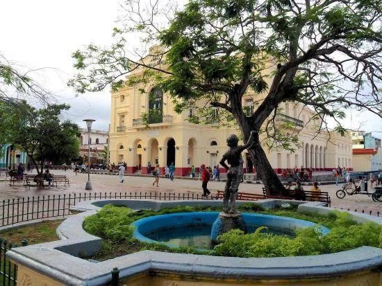 Cada rincón de #Cuba tiene su magia…
Una plaza, una sonrisa, un saludo al sol y la certeza de seguir adelante. 🇨🇺
Buenos días #IslaBonita