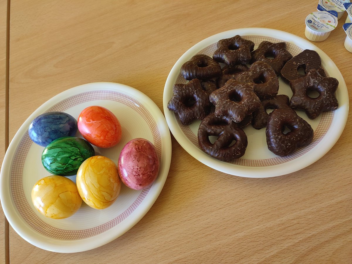 Dank der Lebensmittelmonopole können wir heute Ostern und Weihnachten an einem Tag feiern. Es lebe der Kapitalismus