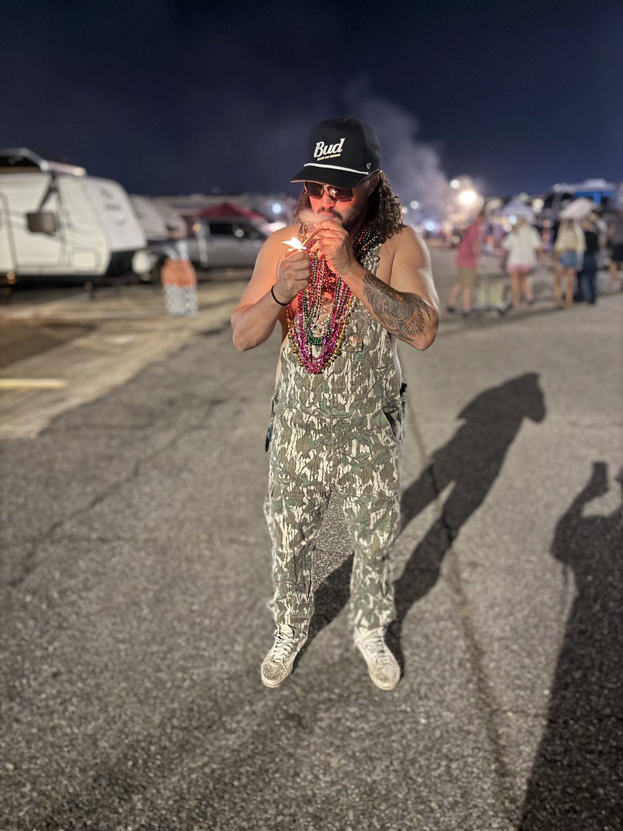 WARNING

Local celebrity seen roaming around the dega blvd. If seen, provide alcohol immediately!