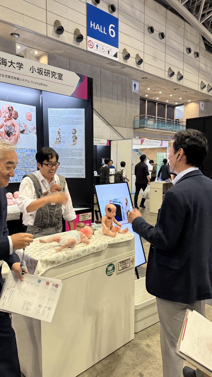 takayuki_kosaka's tweet image. CEATEC2025無事に終了しました。

おかげさまでTBS「Nスタ」、NHK「首都圏ネットワーク」、テレビ朝日「グッドモーニング」、共同通信、BBC、ラジオ日本、海外メディアなど多くの媒体で紹介して頂きました。

デジタル大臣の平将明大臣や元経済再生担当大臣の西村やすとし議員にも体験して頂きました。