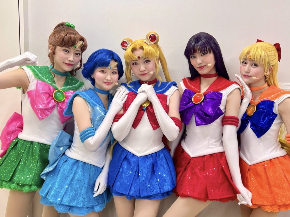 5戦士で🌙

大好き通り越して
家族通り越して
空気みたいな存在

#SailorMoonTheSuperLive 
#PrettyGuardianSailorMoon