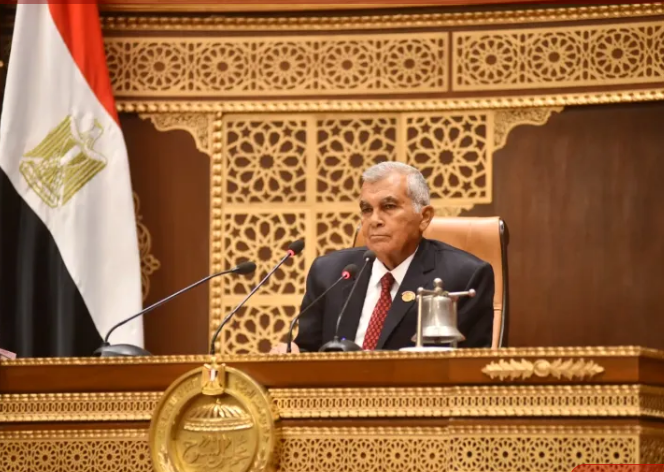 انتخب أعضاء مجلس الشيوخ النائب عصام الدين فريد رئيسا لمجلس الشيوخ المصري بإجماع 299 صوتًا.