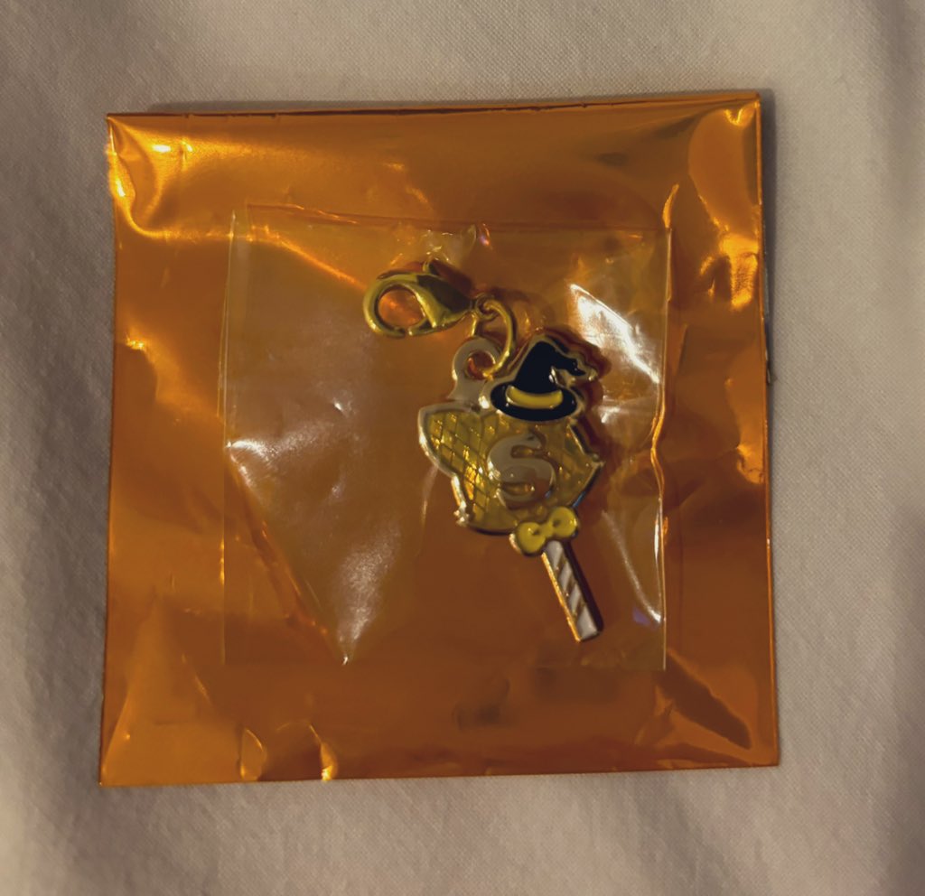 chikotrhk's tweet photo. 浦島坂田船　ハロパ　チャーム
交換

【譲】　💛
【求】　❤️

10/19 有明アリーナ会場にて開演前交換できるかた。DMお待ちしてます。 https://t.co/Dld9fLkQMg