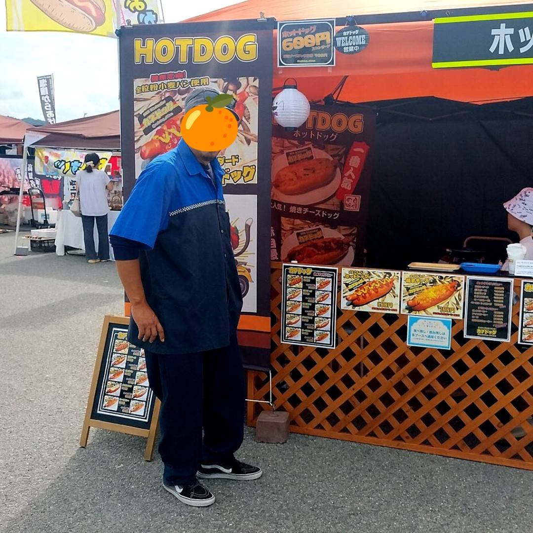 今日は『みつはま蚤の市』に居たらミニ四駆マニア数名(写真撮れてない人も何人か💦)に会いました😆、カブドッグお買い上げありがとさんでした！

#追い上げの鬼
#みかん