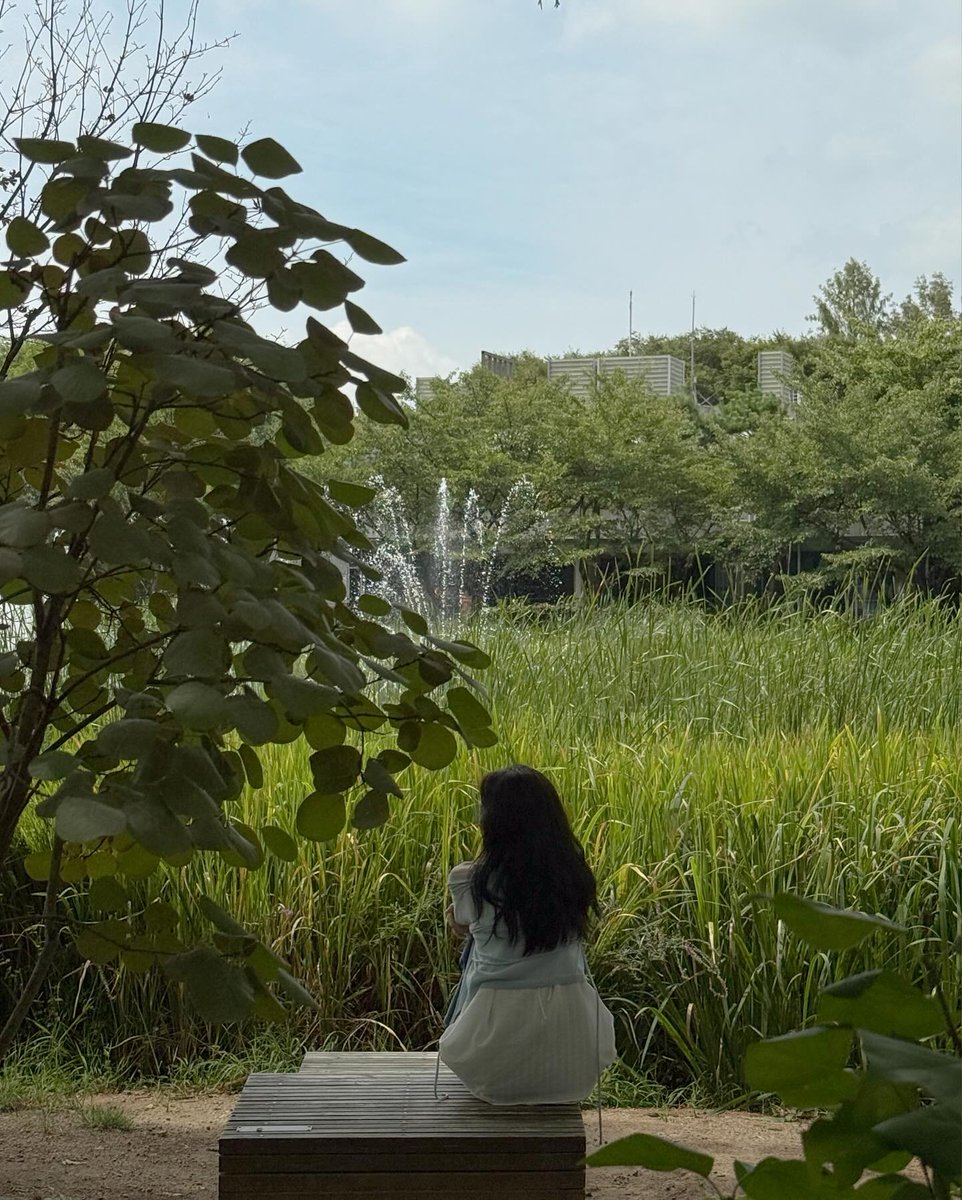 arinchaoi's tweet image. #오병아린 ⭑ 𝘢𝘳𝘪𝘯, 𝘪𝘯 𝘢𝘪𝘳 (instagram.com/arininair)

ㅤㅤ🌳🌳🌳🧍🏻‍♀️💭🌳
