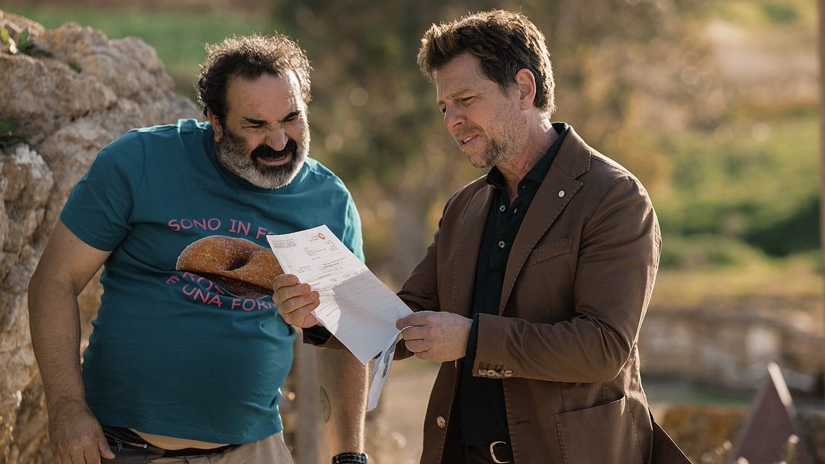 staseraintv_tv's tweet photo. Màkari 4, trama, cast, episodi e anticipazioni della nuova stagione su Rai 1
https://t.co/afUg6T14JX https://t.co/I27IM217Z0