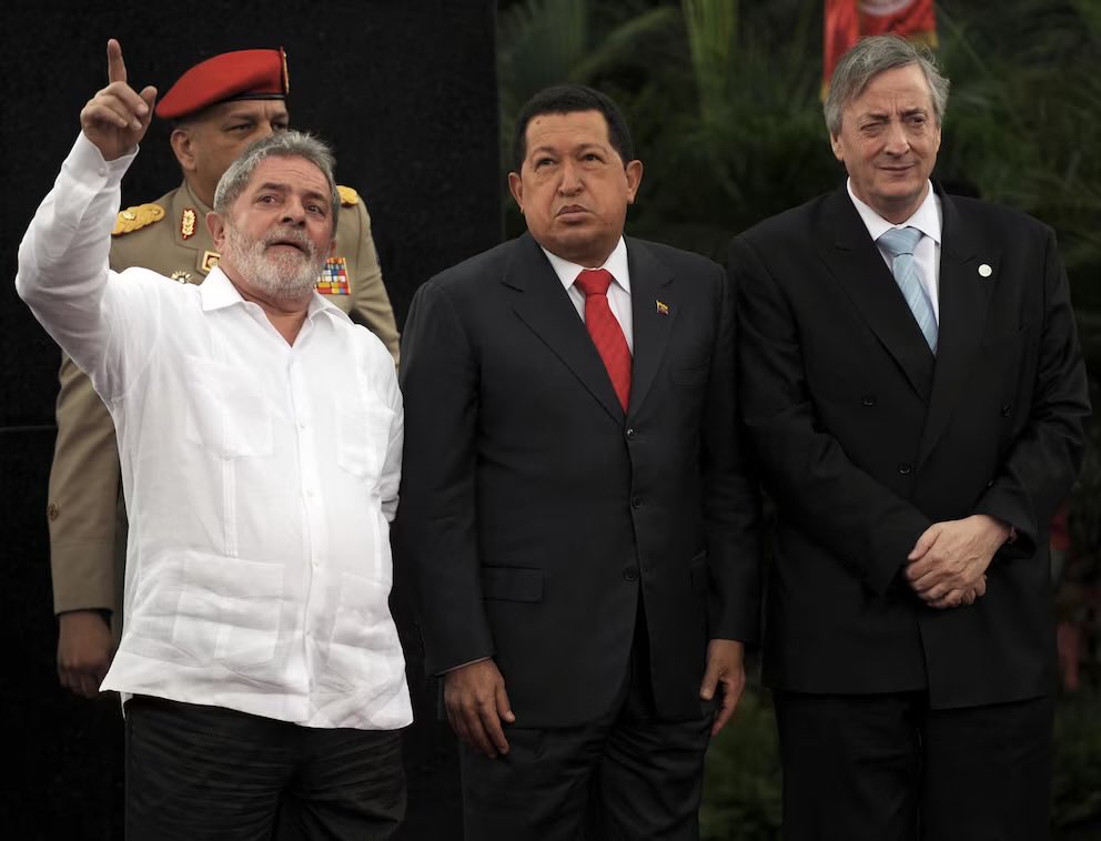 Lo que siempre dijimos es real!!! Pero l pollo Carvajal, en su testimonio, el exjefe de inteligencia describió a la petrolera estatal Pdvsa como el principal instrumento financiero del socialismo bolivariano, utilizada para canalizar fondos hacia campañas políticas, medios de