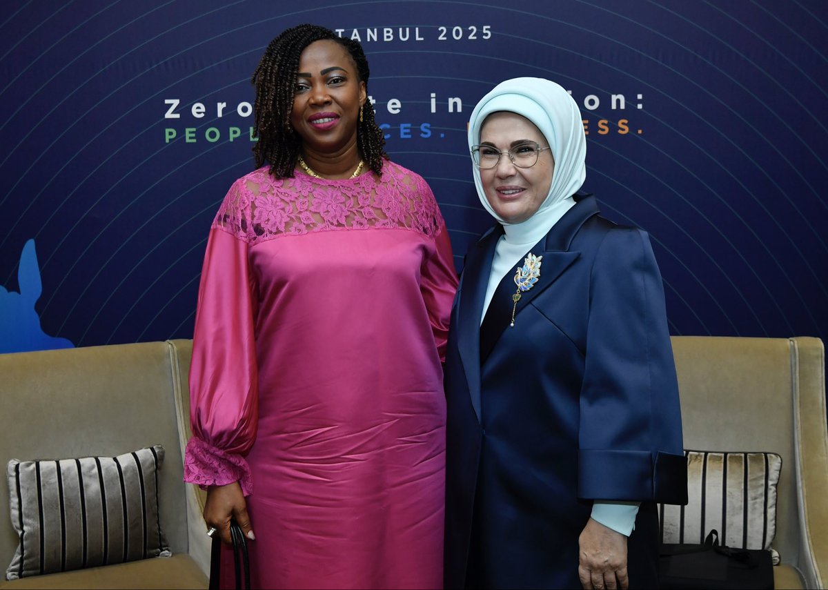 EmineErdogan's tweet photo. Uluslararası Sıfır Atık Forumu ve  BM Sıfır Atık Danışma Kurulumuzun Dördüncü Resmi Toplantısı vesilesiyle ülkemizi ziyaret eden Sierra Leone Devlet Başkanı’nın eşi, BM Sıfır Atık Danışma Kurulu üyemiz, değerli dostum Fatima Maada Bio ile bir araya gelmekten mutluluk duydum.  @FirstLadyBio