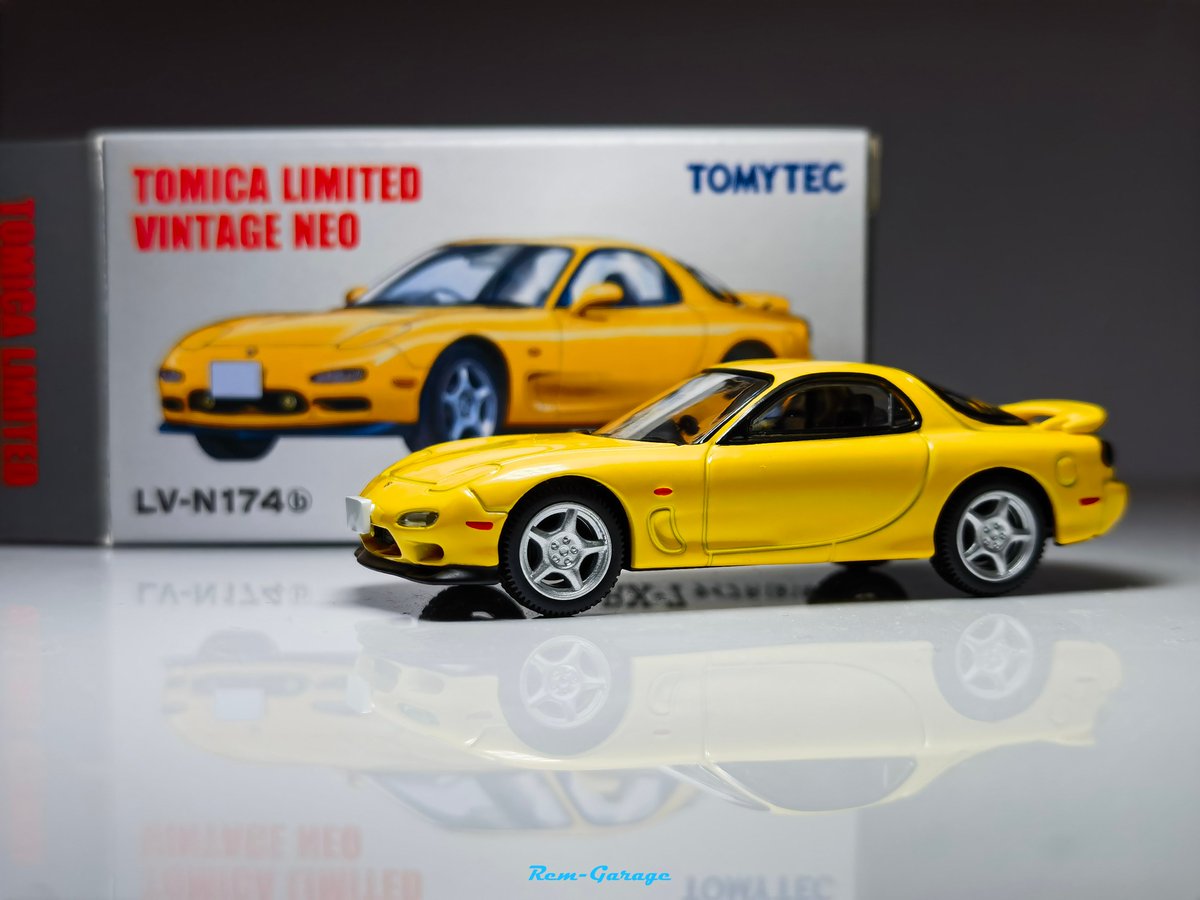 student_Rem's tweet photo. tomytec lv-n174b Efini RX-7 Type R💛

#diecastcar #164scale #carmodel #jdm #mazda https://t.co/hxtGG7YPLG