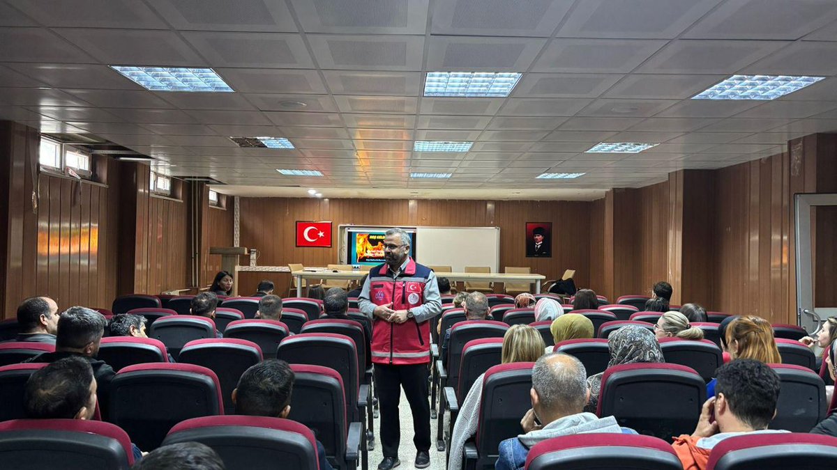 Hakkari'de öğretmenlere Afet Farkındalığı Eğitimi verildi dlvr.it/TNlTNW #AfetFarkındalığı #Hakkari #Eğitim #Öğretmenler #AfetHazırlığı