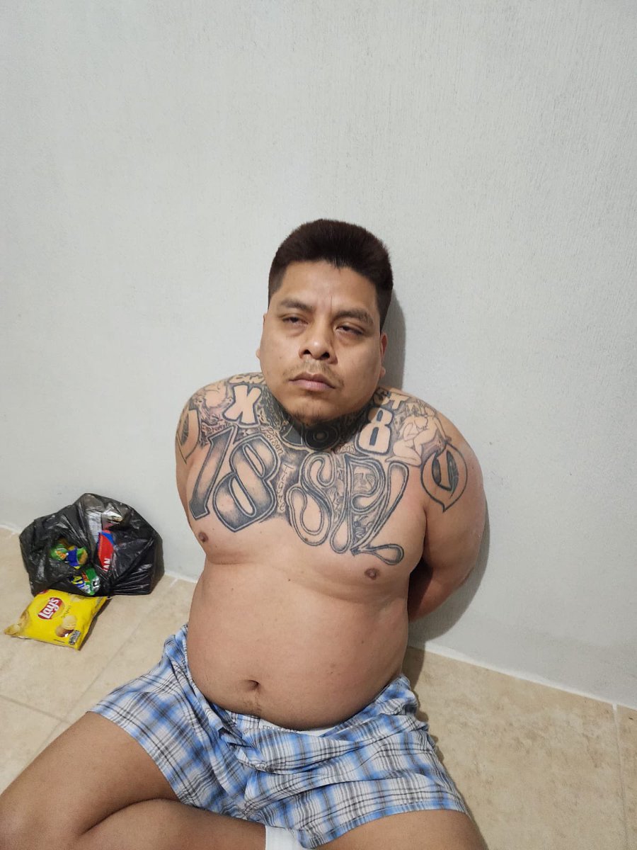 Dicho y hecho: 

🚨 MP y DIPANDA recapturan esta mañana a dos pandilleros fugados de Fraijanes II: Melcin Gabriel De León alias "Little Strong" y Marlon Marlon Manolo Martínez Sincuir, alias "Spectro" o "Mounstro" ubicados en Huehuetenango. Esto un día después de que revelaran