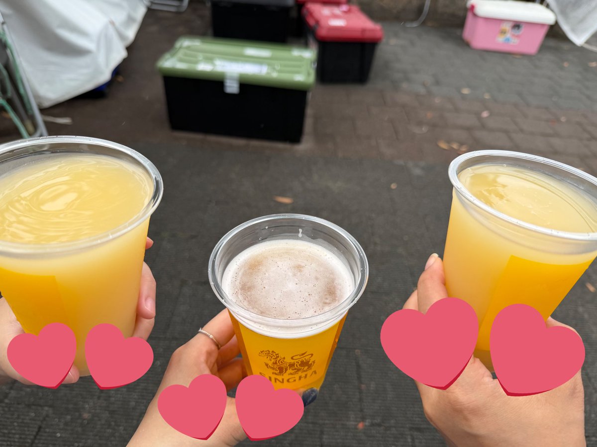 #日タイカルチャーフェア
#日タイカルチャー2025

シンハーの生ビール美味しかった！！
みんなでシンハー！！
甘いフルーツフレーバー割もあり！！

雨が降ったり止んだりだったけど、それでも楽しかった！美味しかった！！
コップンカー🙏